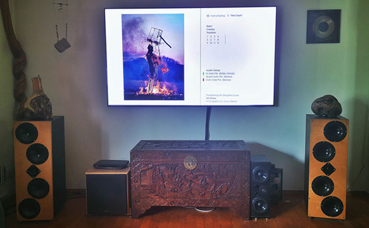 Peter Gabriel mit Spargel und Hahn