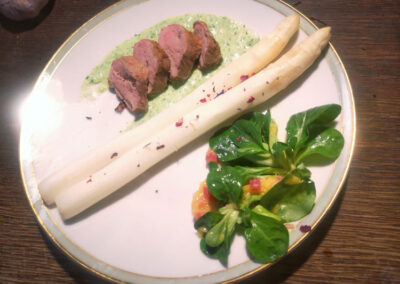 Ente mit Spargel