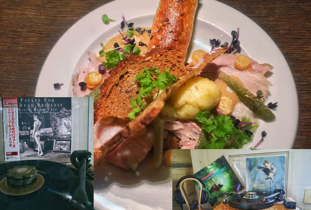 Steve Kuhn und Edgar Knecht spielen zu Burrata und Bier-Haxe