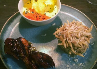 Barbara Thompson mit Haehnchen