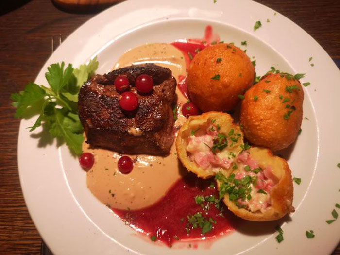 Zaz spielt zur Kartoffelpraline